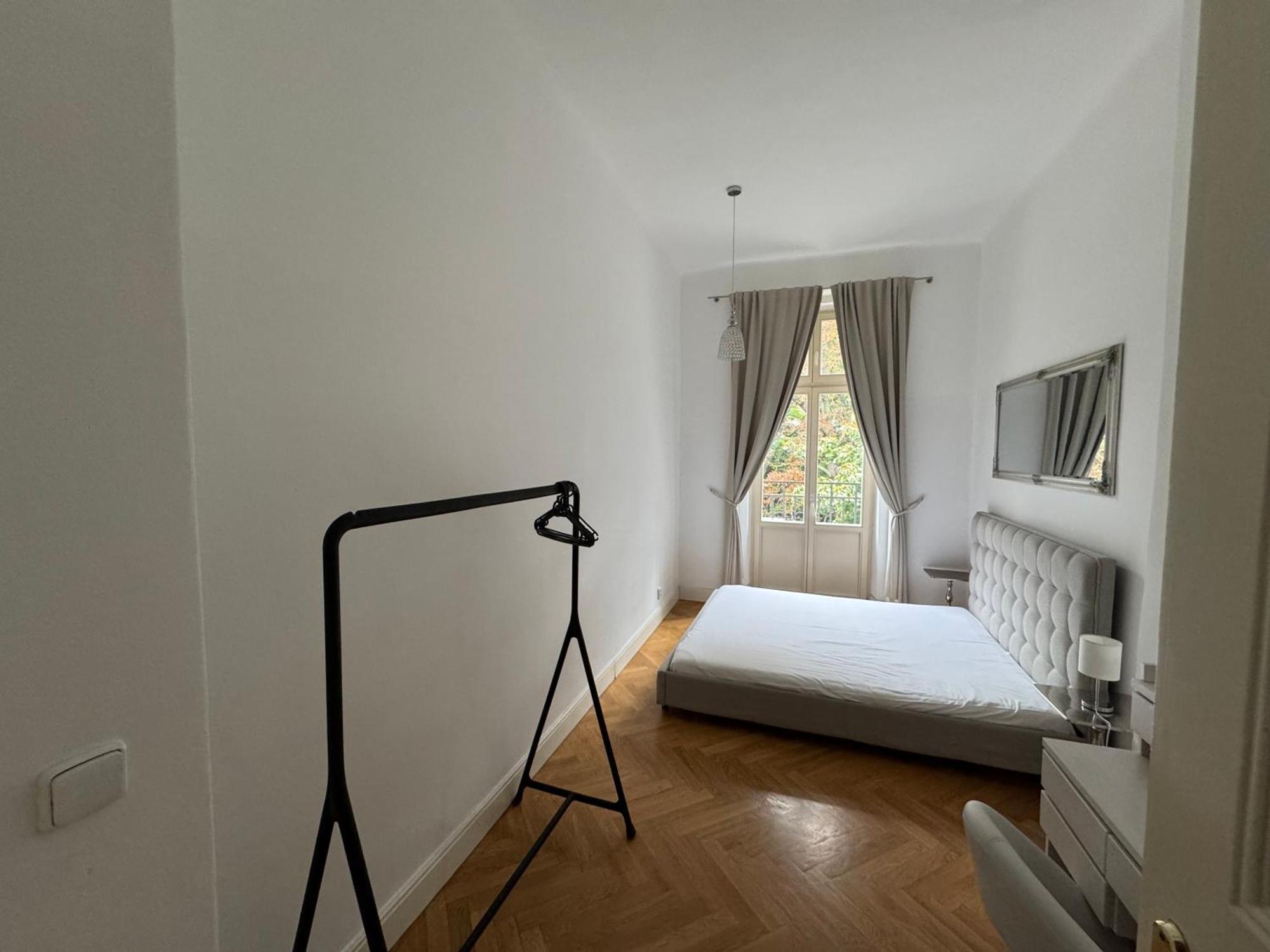 Days - Family Friendly - Super Bright - Old Town