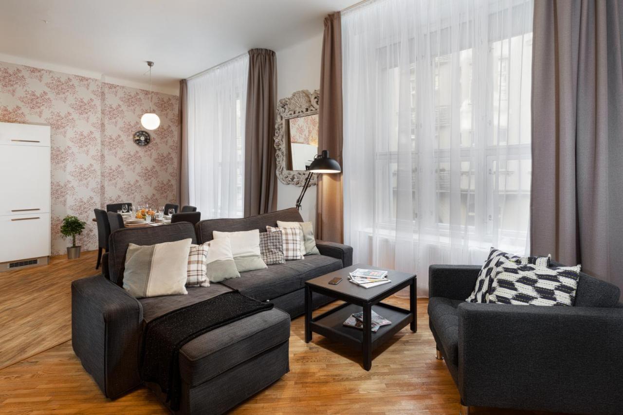 Days - Family Friendly - Super Bright - Old Town Praha